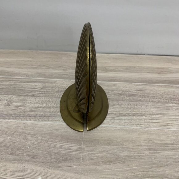 Vintage Brass Clam Shells Bookends Set MCM Nautical Decor - Picture 10 of 10